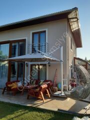 84 MM GÖVDELİ ALAÇATI ELİT YANDAN DİREKLİ KATLANIR ŞEMSİYE (KARE)